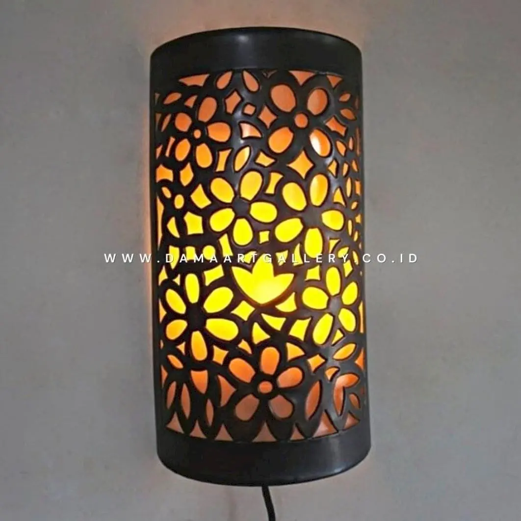 Lampu Dinding Ukiran Tembaga